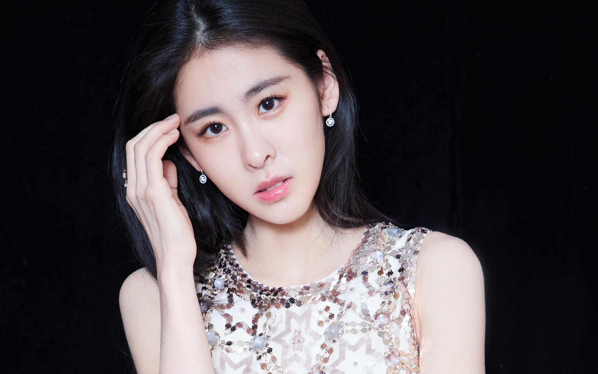 北欧风暴难掩东方魔法，芬兰团队足球的钢铁长城，竟被久保建英一人凿穿