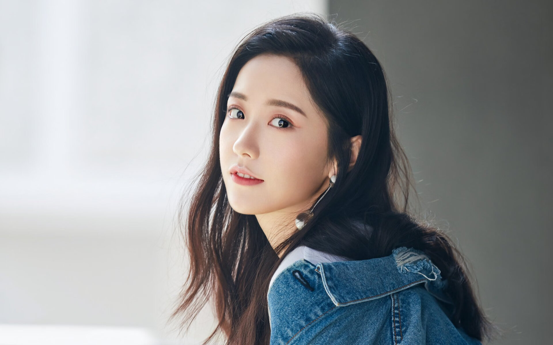 当足球遇见战争,舞台越大,光芒越炽