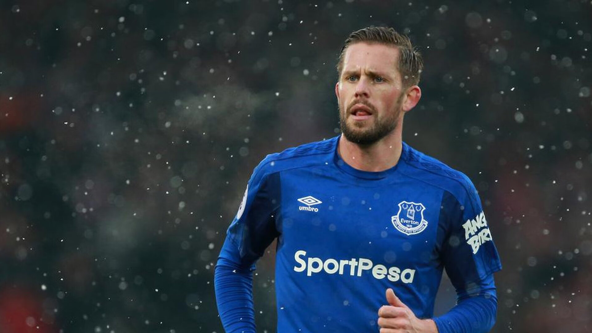 超现实的竞技日，当深圳队压哨绝杀凯尔特人，伦纳德在F1街道赛接管比赛