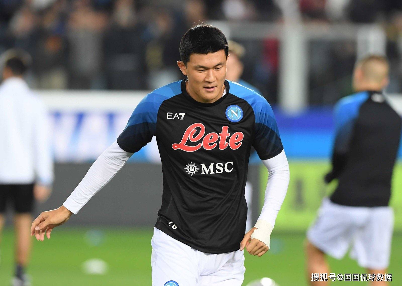 塞内加尔节奏掌控冰岛，克瓦拉茨赫利亚成为关键先生